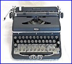 Gorgeous 1941 Royal Aristocrat Typewriter Fully Working With Case