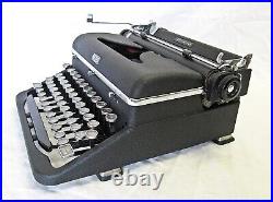 Gorgeous 1941 Royal Aristocrat Typewriter Fully Working With Case