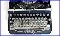 Gorgeous 1941 Royal Aristocrat Typewriter Fully Working With Case