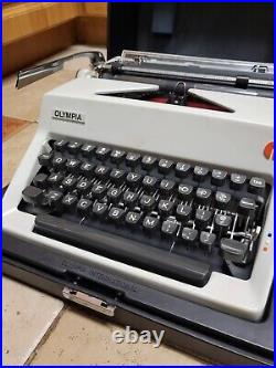 Olympia SM9 Vintage Manual Typewriter 1973 West Germany Works with Case