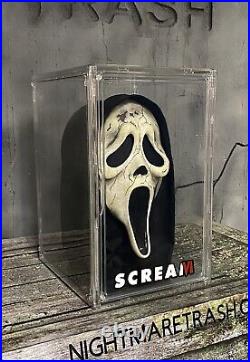 Scream 6 Ghostface Mask Acrylic Display Case W Stand Horror Movie Collectible