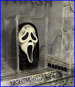 Scream 6 Ghostface Mask Acrylic Display Case W Stand Horror Movie Collectible