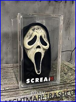 Scream 6 Ghostface Mask Acrylic Display Case W Stand Horror Movie Collectible