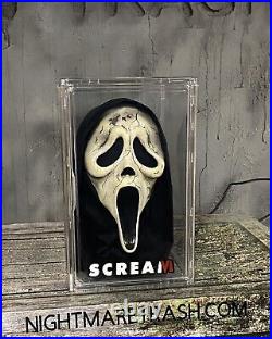 Scream 6 Ghostface Mask Acrylic Display Case W Stand Horror Movie Collectible