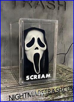 Scream Ghostface Mask Acrylic Display Case W Stand Horror Movie Collectible