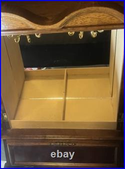Vintage Secretary Box Rosalco Commodore Collection. Great Condition! Beautiful